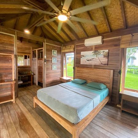 Sonny Island Resort Cabanas Frente Al Mar Punta Bajo Rico Exteriör bild