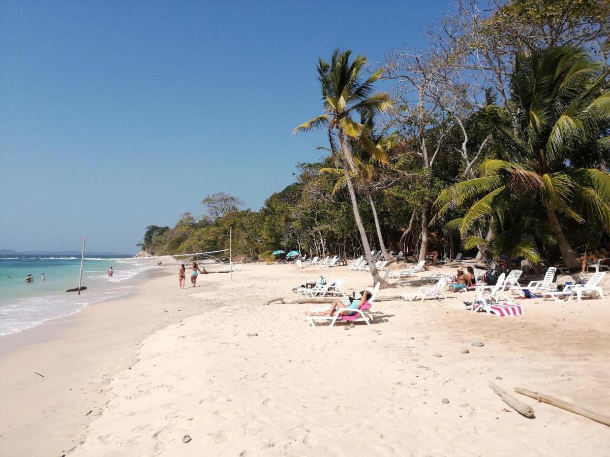 Sonny Island Resort Cabanas Frente Al Mar Punta Bajo Rico Exteriör bild