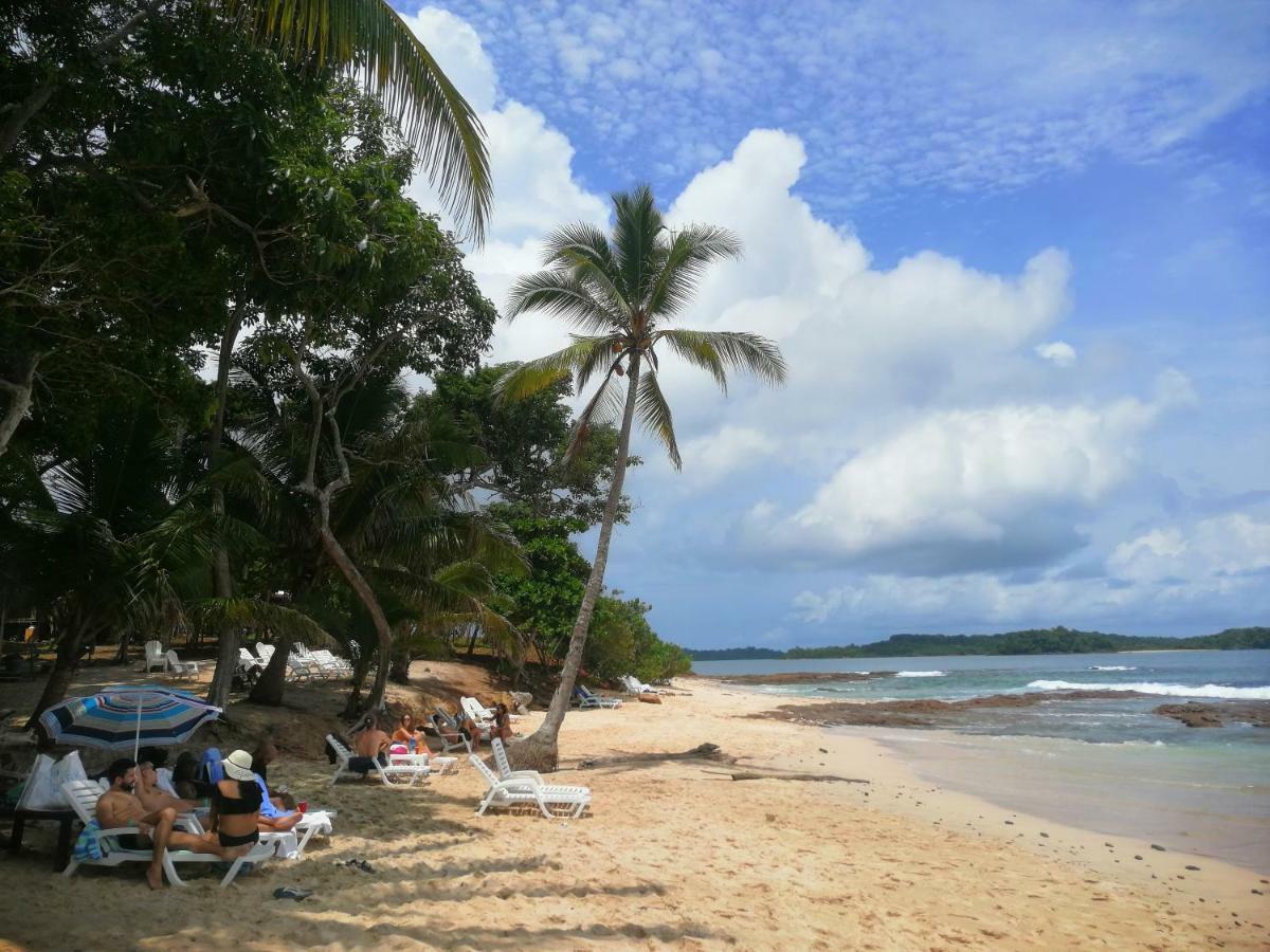 Sonny Island Resort Cabanas Frente Al Mar Punta Bajo Rico Exteriör bild