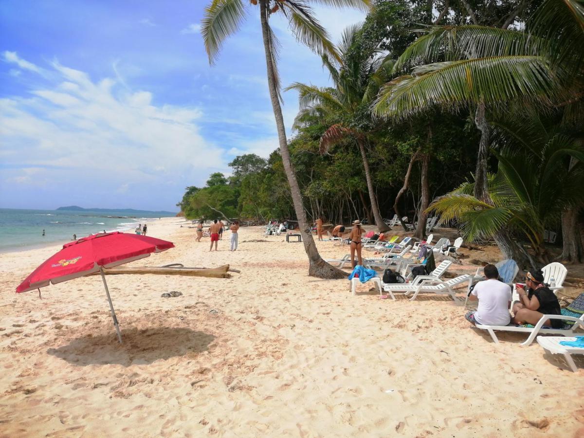Sonny Island Resort Cabanas Frente Al Mar Punta Bajo Rico Exteriör bild