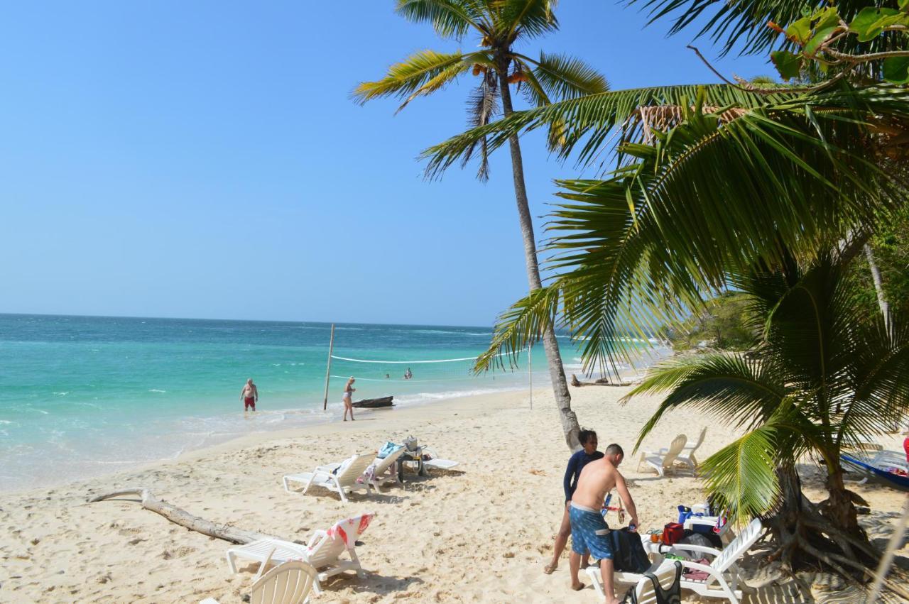 Sonny Island Resort Cabanas Frente Al Mar Punta Bajo Rico Exteriör bild