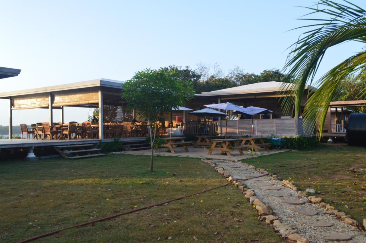 Sonny Island Resort Cabanas Frente Al Mar Punta Bajo Rico Exteriör bild