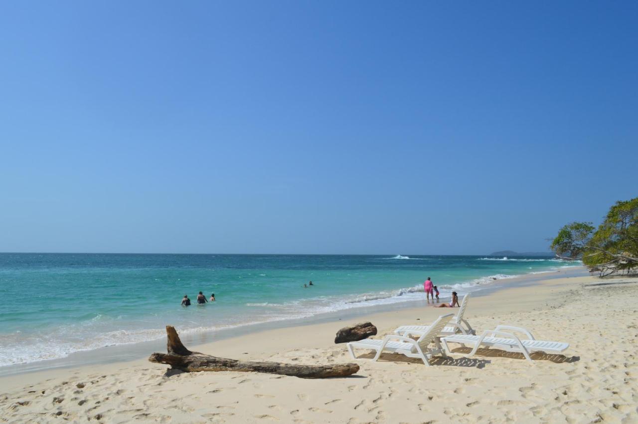 Sonny Island Resort Cabanas Frente Al Mar Punta Bajo Rico Exteriör bild